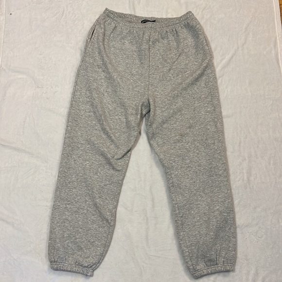 Pretty Little Thing Ash Grey Sweat Set (Sweatshirt and Joggers Bundle) - Picture 5 of 8